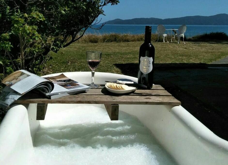 Beachfront Bliss Paraparaumu Exterior photo